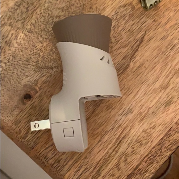 Two Air Wick Scented Oil Warmer - Picture 3 of 3